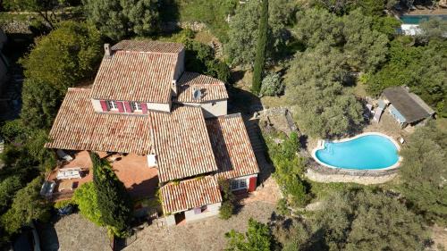 Sollies-Toucas Casa | Charme provençal Les amandiers piscine et animaux