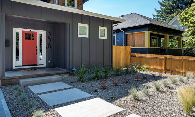 West Eugene Casa | Charmer Downtown 3BR Home w Free Parking near UofO