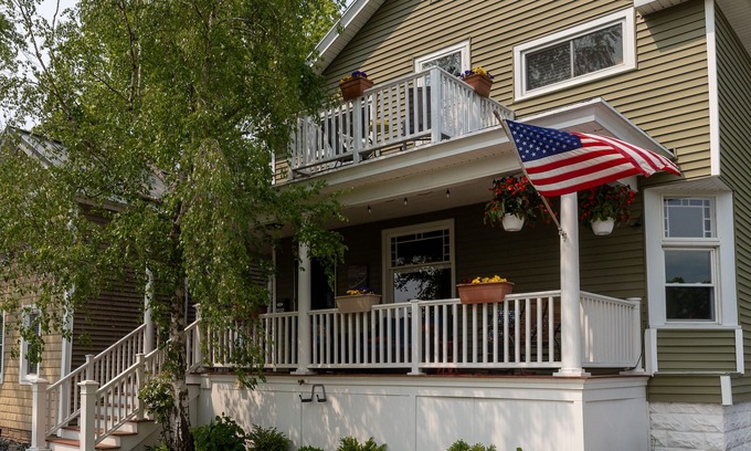 Grand Haven Casa | Downtown Charmer Amenities Galore / Runabout Resort