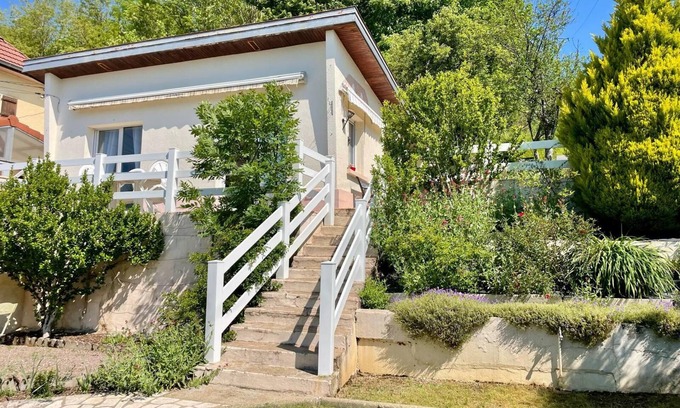 Changey Casa | Charmes lakeside house