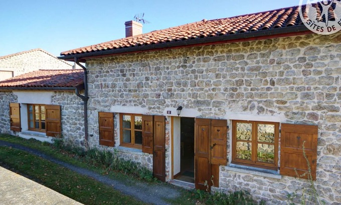 Essertines-en-Chatelneuf Cabaña | Casa rural Essertines-en-Châtelneuf, 2 dormitorios, 6 personas
