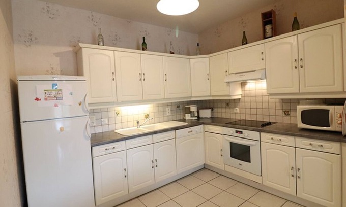 Saint-Just Cabaña | Charming Renovated 1857 Farmhouse, Sleeps 9, BBQ, Wi-Fi, Near Nature & Historical Sights