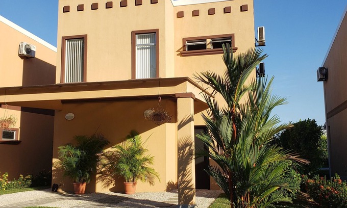 Tambor Villa | Charming 3-bedroom villa in lovely Los Delfines Golf and Country Club