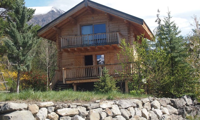 Faucon-de-Barcelonnette Chalet De Esquí | Encantador chalet con maravillosas vistas de los picos