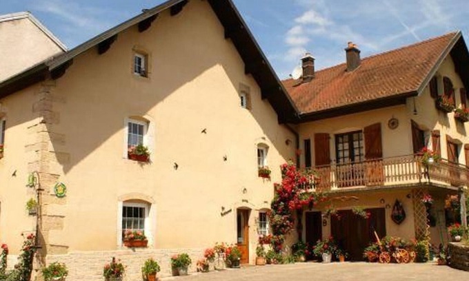 Mailleroncourt-Charette Cabaña | Encantadora casa rural restaurada en un pueblo boscoso