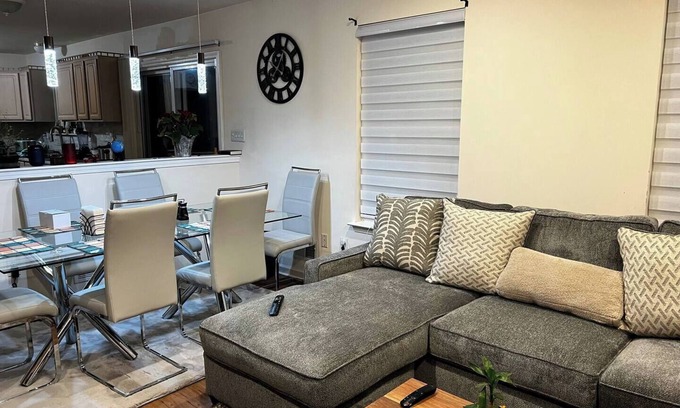 Somerset Casa | Charming 1-bedroom house in Franklin Township near Saint Peter’s Hos Rutgers U