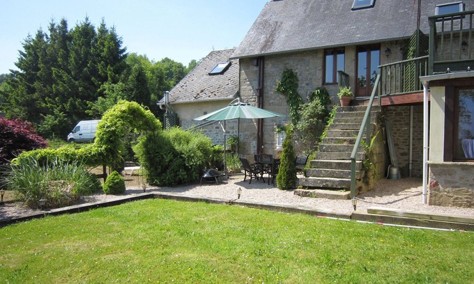 Coulouvray-Boisbenatre Cabaña | Charming 1-Bed Cottage in Calvados