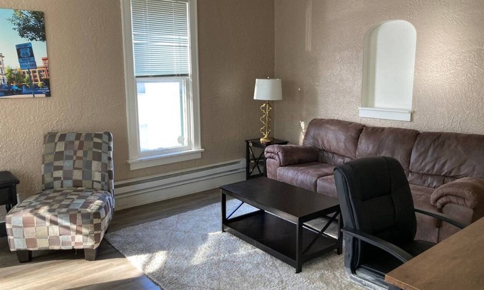 Bloomington Apartamento | Charming 1 Bed Historic Hideaway - Pet Friendly!