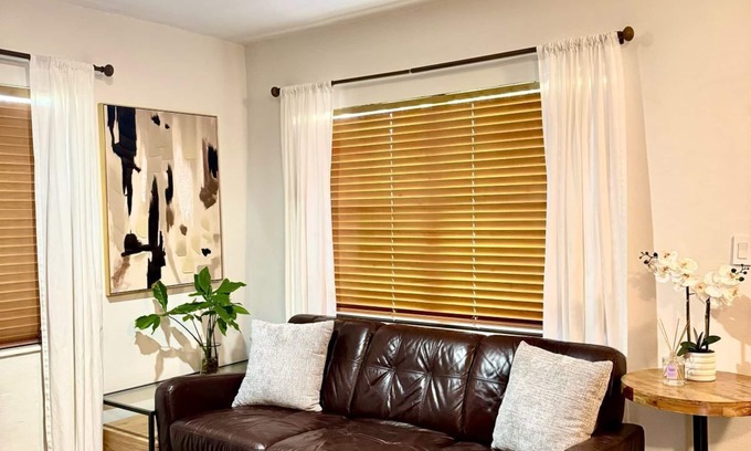 Middle River Terrace Casa | Charming 1-bedroom house in marvelous Fort Lauderdale with WiFi, AC, Parking
