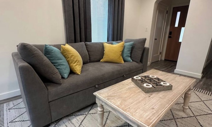 West Sacramento Casa | Charming 1-bedroom house with WiFi, AC in nice West Sacramento