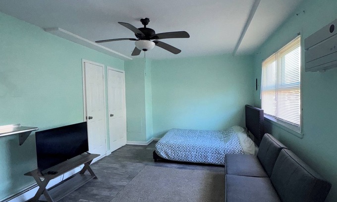 Graniteville Apartamento | Charming 1-bedroom apartment in serene Staten Island