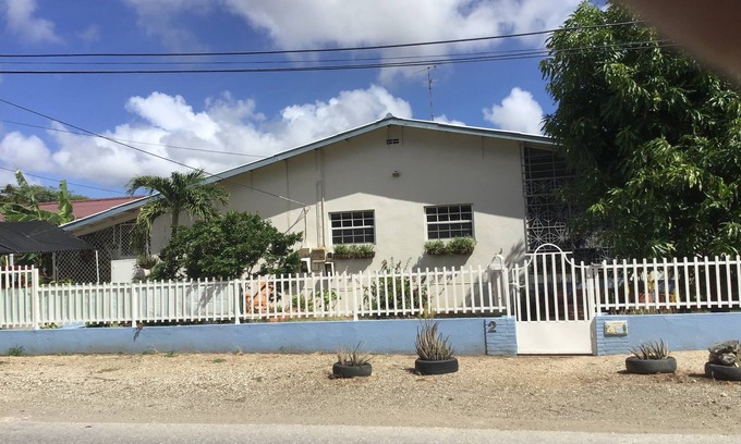 Salina Apartamento | Charming 1-bedroom apartment in enchanting Willemstad with AC