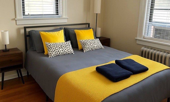 Mamaroneck Apartamento | Charming 1-bedroom apt walk to Train and DownTown area with WiFi, AC