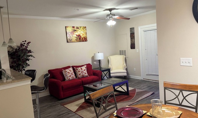 University Place Apartamento | Charming 1-bedroom apartment in phenomenal Charlotte with WiFi, fitness room