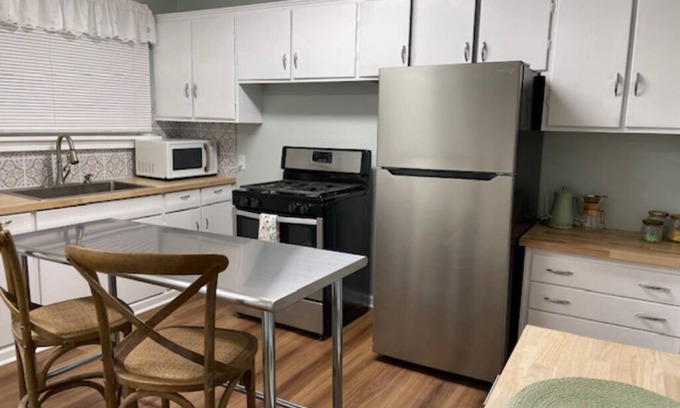 Little Italy Apartamento | Charming 1-bedroom apartment in Little Italy with AC, WiFi