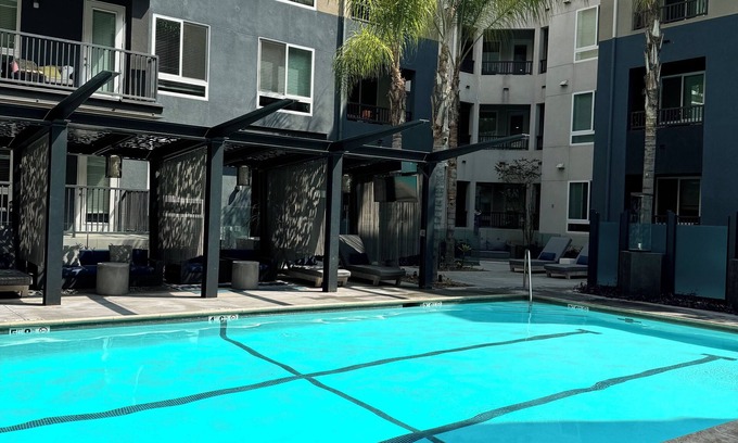 Atwater Village Apartamento | Charming 1-bedroom apartment with hot tub, 1 mile from Griffith Park!