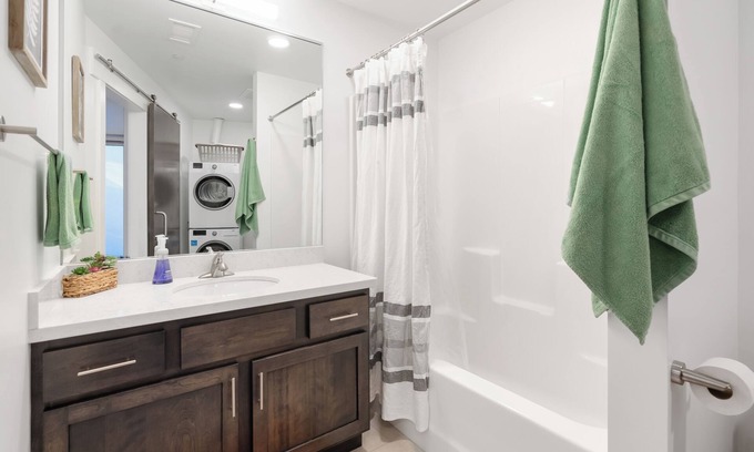 Waterloo Apartamento | Charming 1-bedroom apartment with WiFi, AC in enjoyable Waterloo
