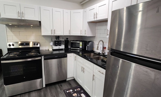 Midtown Apartamento | Charming 1-bedroom apartment in Detroit with AC, WiFi
