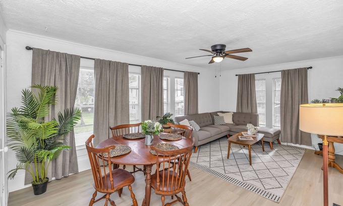 Sanford Apartamento | Charming 1-Bedroom Apartment in Historic Sanford – Ideal for Long-Term Stays