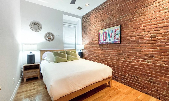 Columbus Apartamento | Charming 1-bedroom apartment in superb Boston with WiFi, AC