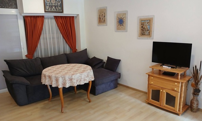 Ruse Center Apartamento | Charming 1-bedroom apartment in lovely Ruse with AC