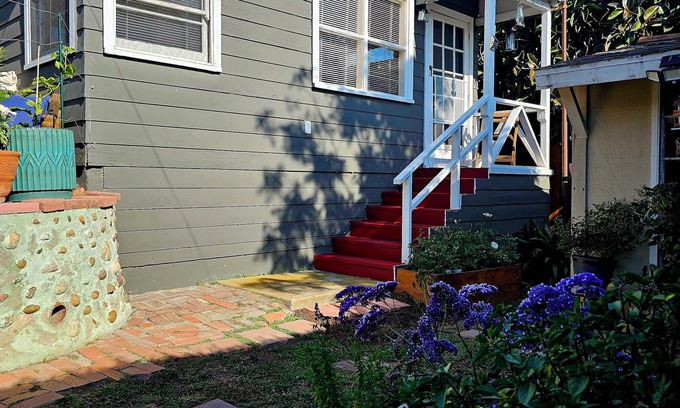 University Heights Casa | Charming 1-bedroom bungalow:private fenced backyard,WiFi,AC, views in San Diego