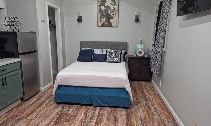 Florence Cabina | Charming 1-bedroom cabin in welcoming Florence with AC and heating