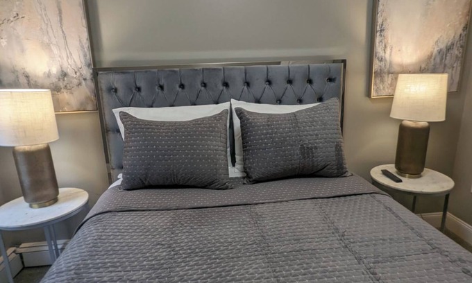 Detroit Condominio | Charming 1-bedroom condo with AC and WiFi in superb Detroit