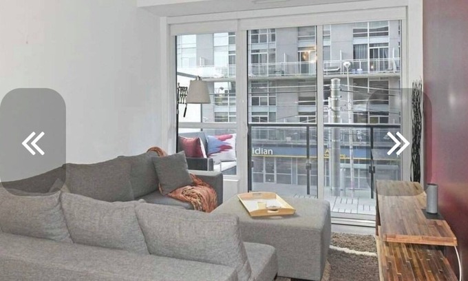 Little Portugal Condominio | Charming 1-bedroom condo in marvelous Toronto with WiFi, King West