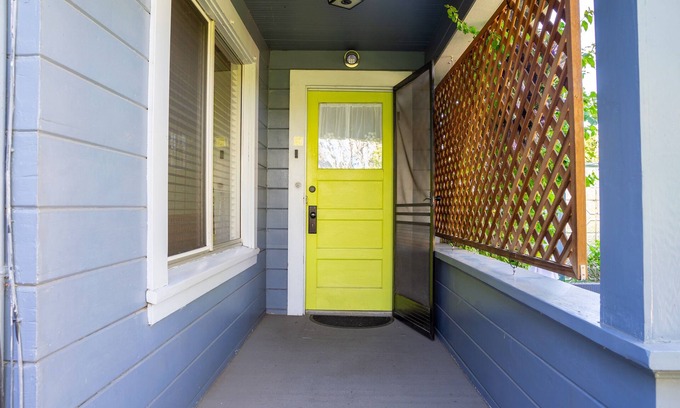 West Alameda Cabaña | Charming 1-bedroom cottage in serene Alameda with WiFi