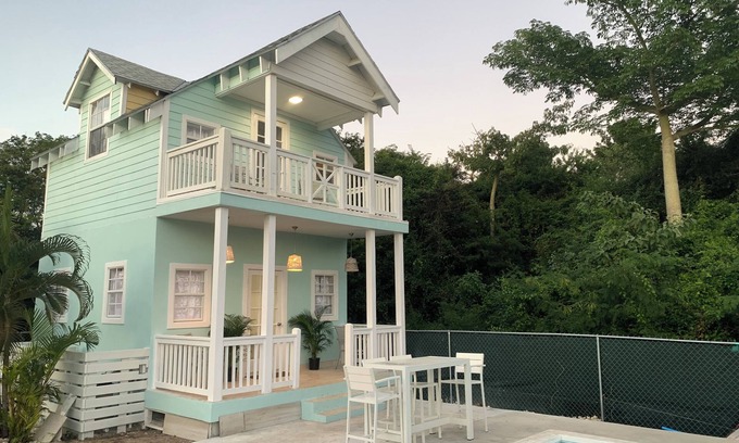 Nassau Cabaña | Charming 1-bedroom cottage with AC and WiFi in Nassau