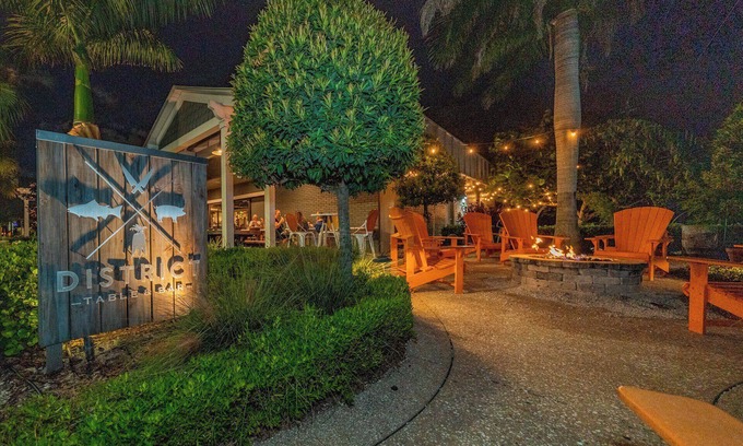 Stuart Cabaña | Charming 1-bedroom cottage in Port Salerno Waterfront District with Boat Dock