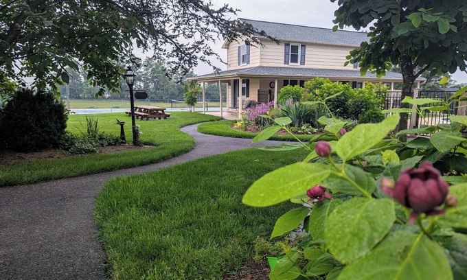 Taneytown Otro | Charming 1-bedroom farmhouse in wonderful Taneytown with AC