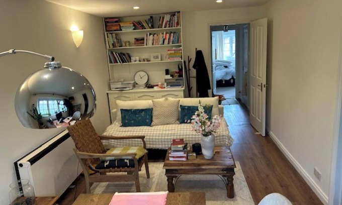 West Hill Apartamento | Charming 1-Bedroom