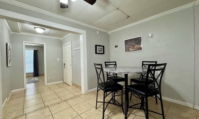Kilgore Casa | Charming 1-bedroom Getaway in the heart of Kilgore