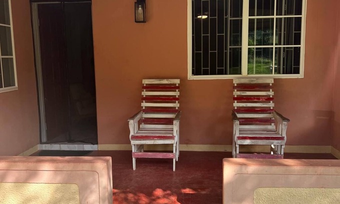 Boston Bay Casa | Charming 1-Bedroom House in Beautiful Boston Bay with WiFi, AC