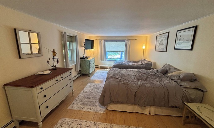 Falmouth Casa | Charming 1-bedroom house in W. Falmouth w yard, near Chapoquoit Beach, bike path