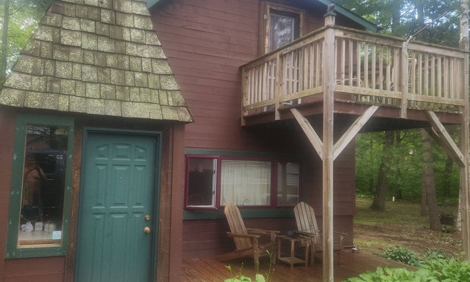 Northwoods Beach Casa | Charming 1-bedroom house with AC, Wi-Fi and room for 6 just south of Hayward