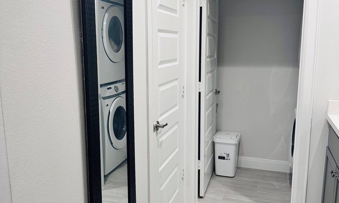 South Main Casa | Charming 1-bedroom house in delightful Houston with WiFi