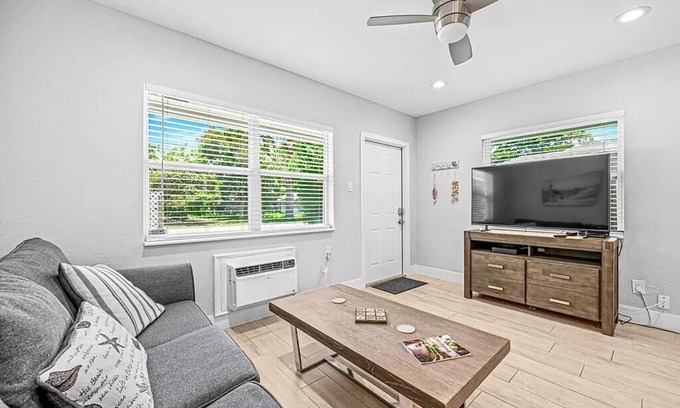 Lantana Casa | Charming 1-bedroom house near the sandy beaches