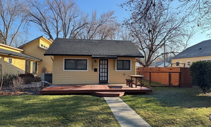 Sunset Casa | Charming 1-bedroom house in brilliant Boise with WiFi, AC, deck, etc.