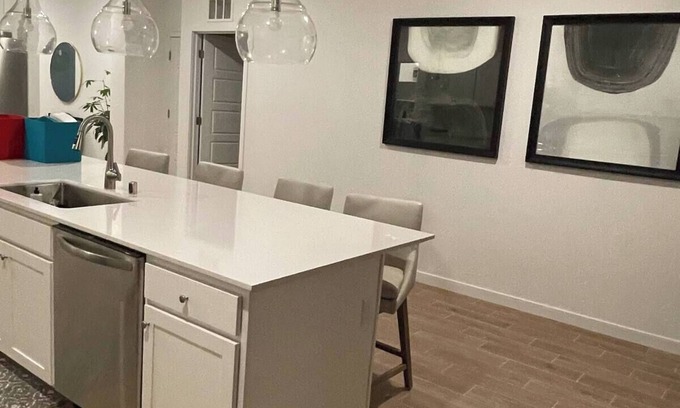 Raisin Casa | Charming 1-bedroom in a house in beautiful Tesoro near national park and lakes.