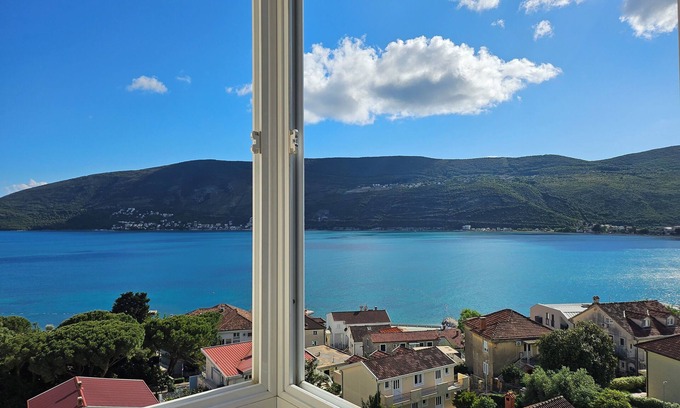 Topla Apartamento | Charming 1-bedroom apartment with WiFi and AC in picturesque Herceg-Novi
