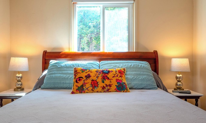 Santa Fe Apartamento | Charming 1-bedroom medium term rental apartment in serene Santa Fe w/ WiFi, AC,