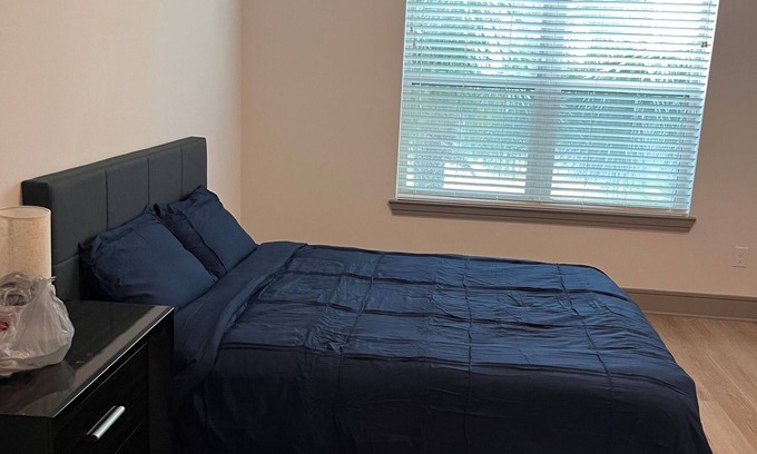 Naples Apartamento | Charming 1-bedroom Naples Professional Space