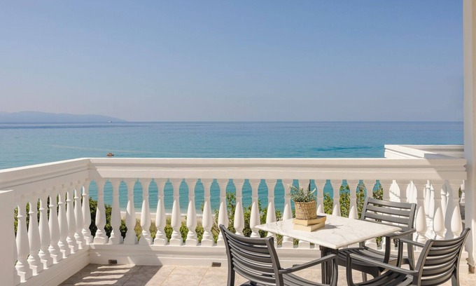 Lourdata Apartamento | Charming 1-bedroom Penthouse apartment in Lourdata