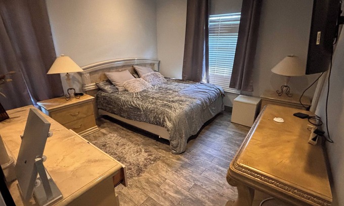 Palm City Casa | Charming 1-bedroom room with WiFi, AC ,private bathroom and entrance