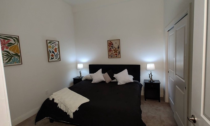 Mile Square Apartamento | Charming 1-bedroom apartment in Downtown Indianapolis with parking included