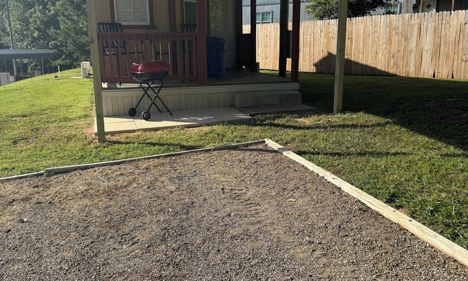 Nacogdoches Cabaña | Charming 1-bedroom cottage in Nacogdoches with WiFi, AC, and privacy