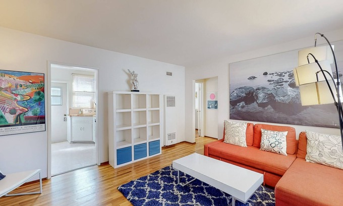 Ocean Park Casa | Charming 1 Bedroom Santa Monica Cottage 3 Blocks to beach!!